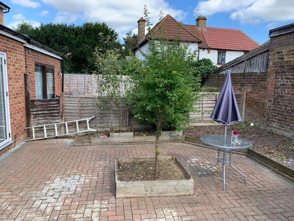 Cambridge Suites Harmondsworth Exterior foto